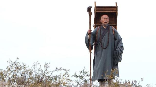 埋骨何须桑梓地，人生无处不青山，这首诗原创作者是一个日本和尚