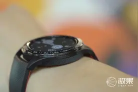 实时监测运动心率，精准度94%！荣耀手表，让运动突破更简单图片