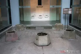 杭州古井的传说：井内现两条蛇一铁匠下井清除，无意间发明了剪刀图片