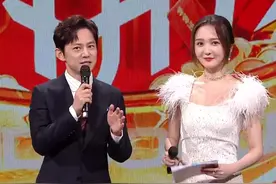 芒果超拼夜：李斯丹妮苹果肌瞩目，胡彦斌圆成球，靳梦佳变网红脸图片