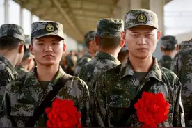 想入伍的大学生注意，有种情况将导致无法通过政审，再优秀也不行图片