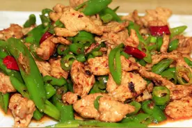 炒猪肉秘诀：想要肉不柴，香嫩又可口，关键在于先放盐还是后放盐图片