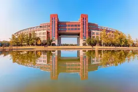 我国科技大学最新排名，中科大不敌华科，河南科大跻身前十名图片