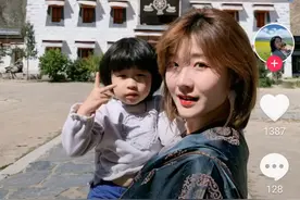 《快乐星球》演员现状对比：莲蓉包当上教师，她却成了博眼球网红图片