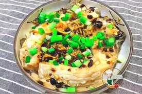 热天要多吃蒸菜，这菜蒸一蒸6分钟上桌，鲜美又营养，好吃不上火图片