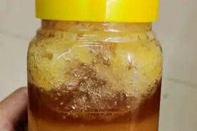 为什么蜂蜜不会过期？过期的蜂蜜还能食用吗？图片