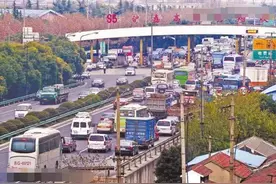 行人路权遭非议，谁才是真正的弱势群体？图片