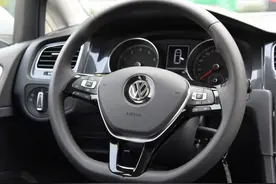 8代高尔夫即将来袭 现款最高优惠2.5万值得抄底吗？哪款最划算图片