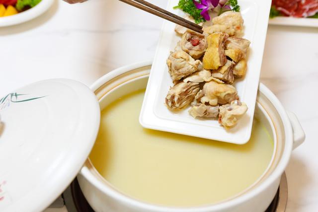 花胶猪肚的功效与作用及食用方法 2026年花胶猪肚的功效与作用及食用方