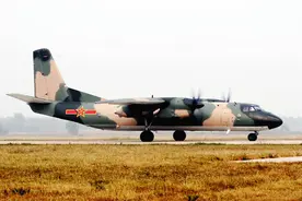 发展艰难，如今成轰炸机飞行员的摇篮，极少露面的运-7运输机图片