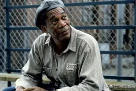 饰演“上帝”的摩根·弗里曼，一夜之间跌落神坛，究竟是为什么图片