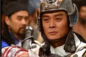 《三国演义》最帅演员洪宇宙，导演说他有贵族气质，真没说错图片