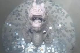 总有人爱往水井中投硬币，这有什么说法吗？其实这里有一个典故！图片