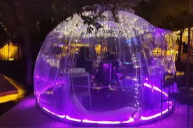 乌鲁木齐最时尚潮流的夜市在这里！个性化“木屋”里感受别样风情图片