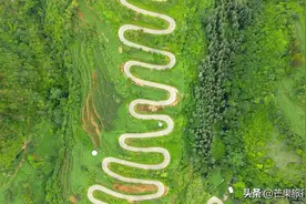 云南有条公路，距离昆明53千米，6.3公里竟有68个弯图片