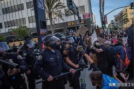 美国给持枪罪犯发钱，每月发1千美元：别上街抢了，好好在家躺尸图片