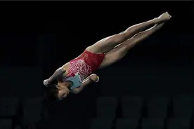 直击东京奥运会丨第33金！全红婵三跳满分夺冠，10米台中国包揽金银图片