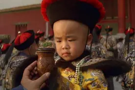 老农建国后自封“皇帝”，还册封蒋介石为王，御驾亲征时被一窝端图片