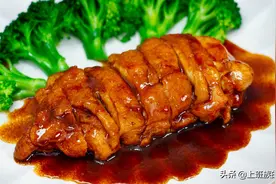 这鸡腿香到吮指，滑嫩爽口超美味，是我最爱的工作便当图片