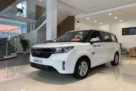 能拉人能载货的“国民神车”，五菱宏光PLUS最新优惠调查图片