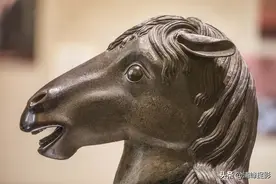 7千万天价买回来的圆明园马首有一个秘密，你们发现了吗？图片