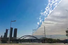 广东多地出现“阴阳天”现象，天空被分割成两半，会是不祥之兆吗图片