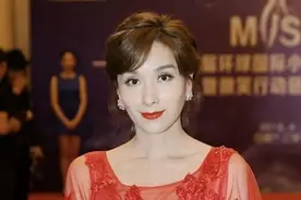 46岁杨恭如才是“一代女神”，一袭红纱裙风情万种，朦胧又性感图片