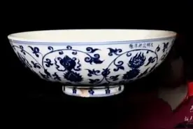 男子花五十万买的瓷碗，鉴宝专家却说是赝品，不服再鉴估出天价图片