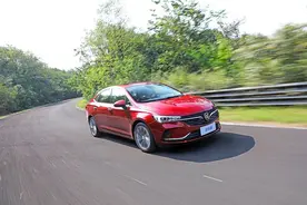 驾驶 | 老友记 上汽通用别克 威朗20T旗舰型图片