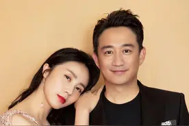 多多给弟弟亲手做蛋糕，转眼黄磊儿子就三岁了图片