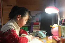 不打击一下孩子，就觉得孩子会骄傲，"挫折教育"矫枉过正的3点图片