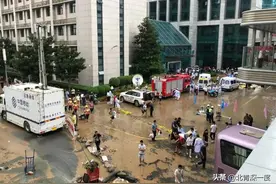 郑大一附院医生自述：暴雨夜，与5名住院病人“失散”的3小时图片