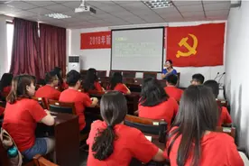 大学入党名额是怎样分配的？导员给出合理建议，学生需提前规划图片