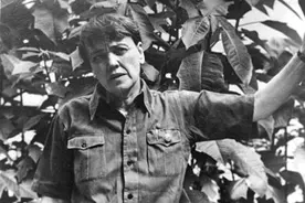 美国女记者史沫特莱，巨额遗产留给了朱德，遗言：为我唱中国国歌图片