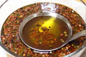 花椒油别直接用油炸，大厨教你正确做法，又麻又香，比买的还好吃图片