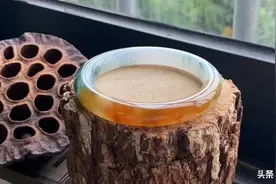 翡翠的四大赝品：不倒翁、昆究、水沫子、马来玉。翡翠赝品解说图片