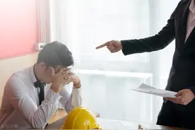 男人长期没钱，会有这3个特征，尤为明显，基本没错图片