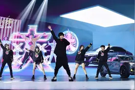 直播在线总人数763万，抖in北京跨界时尚圈点燃城市抖音范儿图片