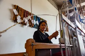 扶贫车间里走出的国际“潮货”图片