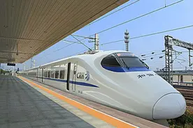 渝贵铁路遵义站加开多趟动车图片