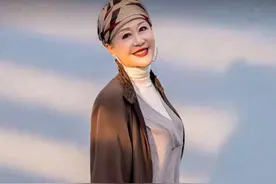 永远不要低估一个女人爱美的心！70岁的女总裁亲自示范银发时尚图片