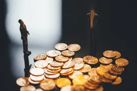 年度5万美元换汇额度有望被允许境外投资，专家：个人应注意风险图片