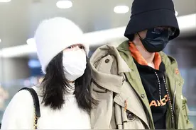 张杰谢娜甜蜜挽手合体，忙工作依然心系女儿，晒一冰箱母乳太温馨图片