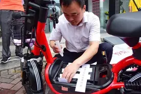 电动车没电怎么办？老师傅：只需要接上一根线，就能续航10公里图片