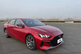 首发传祺影豹动态评测：1.5T零百加速破7，底盘追上马3图片