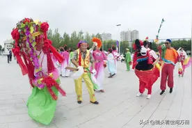 吉林梅河口传统大秧歌扭起来，老百姓健身多姿多彩图片