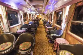 全国唯一！该列车带有隔音贵宾包房和KTV，票价还便宜图片