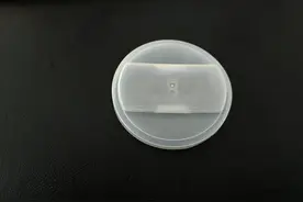 3万的模具，10万的机器，幻想一年赚30万，搞了半年没有一批成品图片