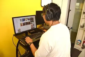 “最严游戏禁令”发布后：60岁老太半夜《王者荣耀》拿五杀？图片