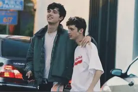 戳爷和其男友布布疑分手？网友：这么甜，千万别分图片